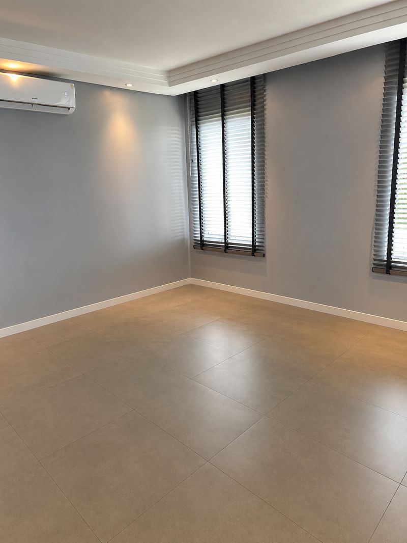 Casa com 3 quartos para alugar no bairro Petropolis, Taquara