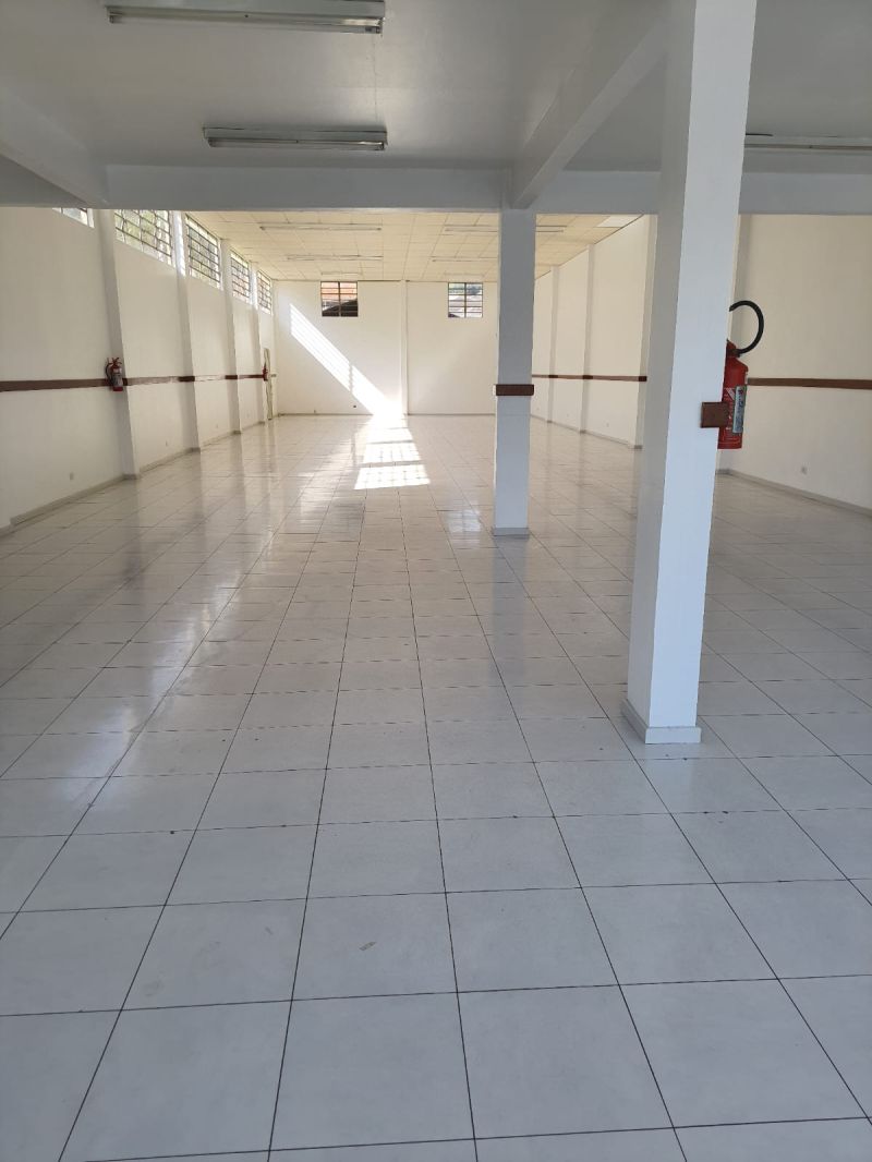 Sala com 1 banheiro e 320m² para alugar no bairro Centro, Igrejinha