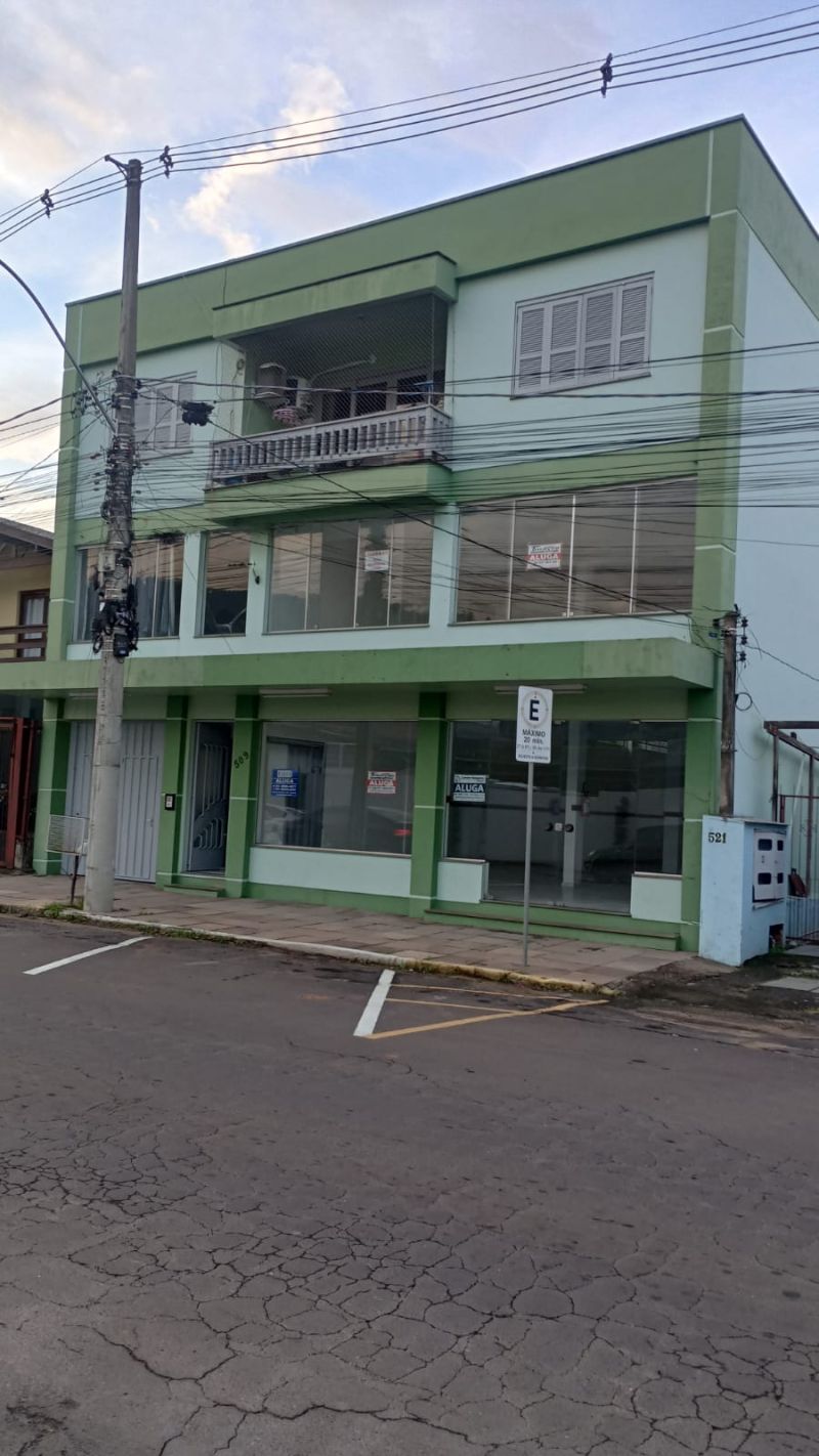 Sala com 1 banheiro e 320m² para alugar no bairro Centro, Igrejinha
