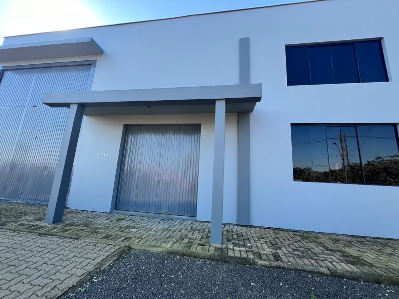 Prédio com 2 banheiros para alugar no bairro Área Rural de Taquara, Taquara