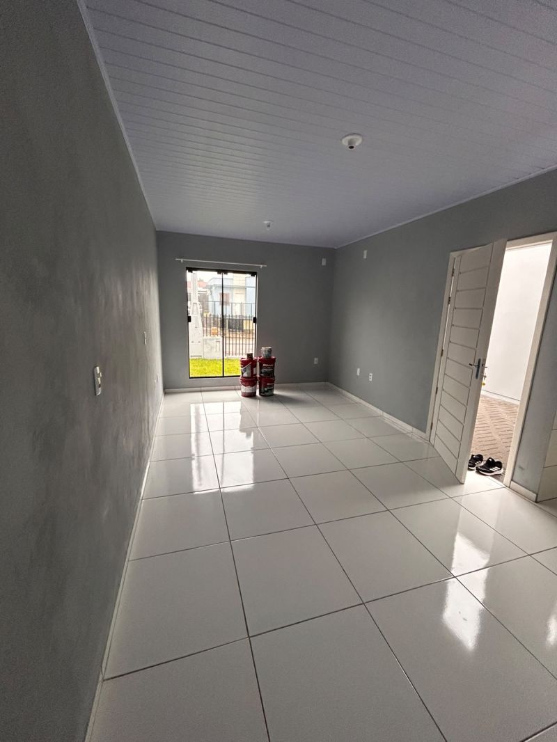 Casa com 2 quartos e 1 banheiro para alugar no bairro Colina do Leão, Parobe