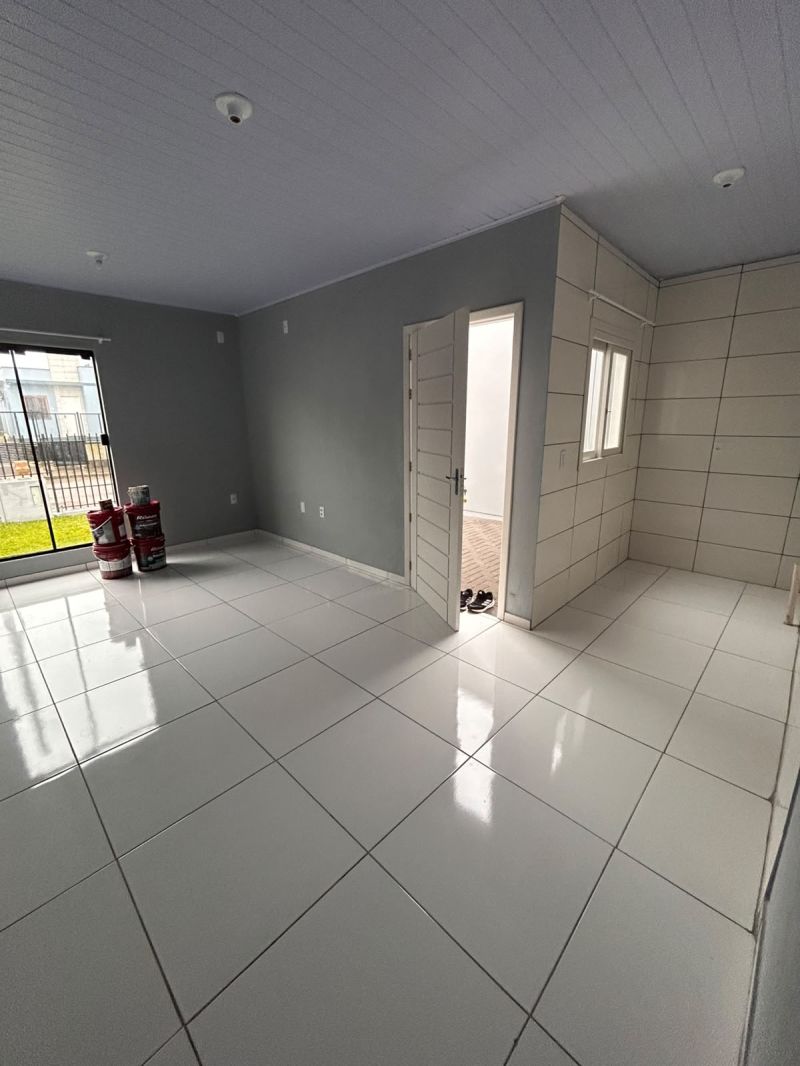 Casa com 2 quartos e 1 banheiro para alugar no bairro Colina do Leão, Parobe