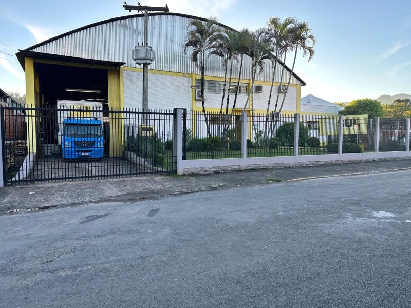 Prédio com 1300m² para alugar no bairro Bom Pastor, Igrejinha