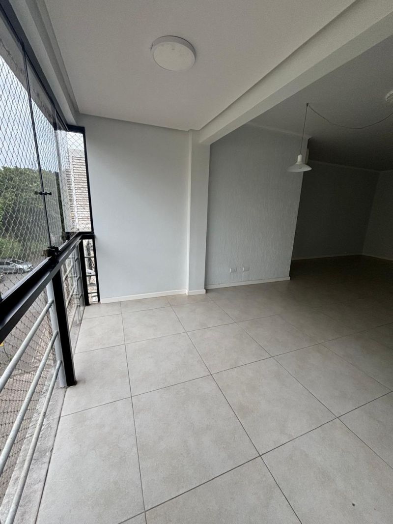 Apartamento com 2 quartos e 1 banheiro para alugar no bairro Centro, Taquara