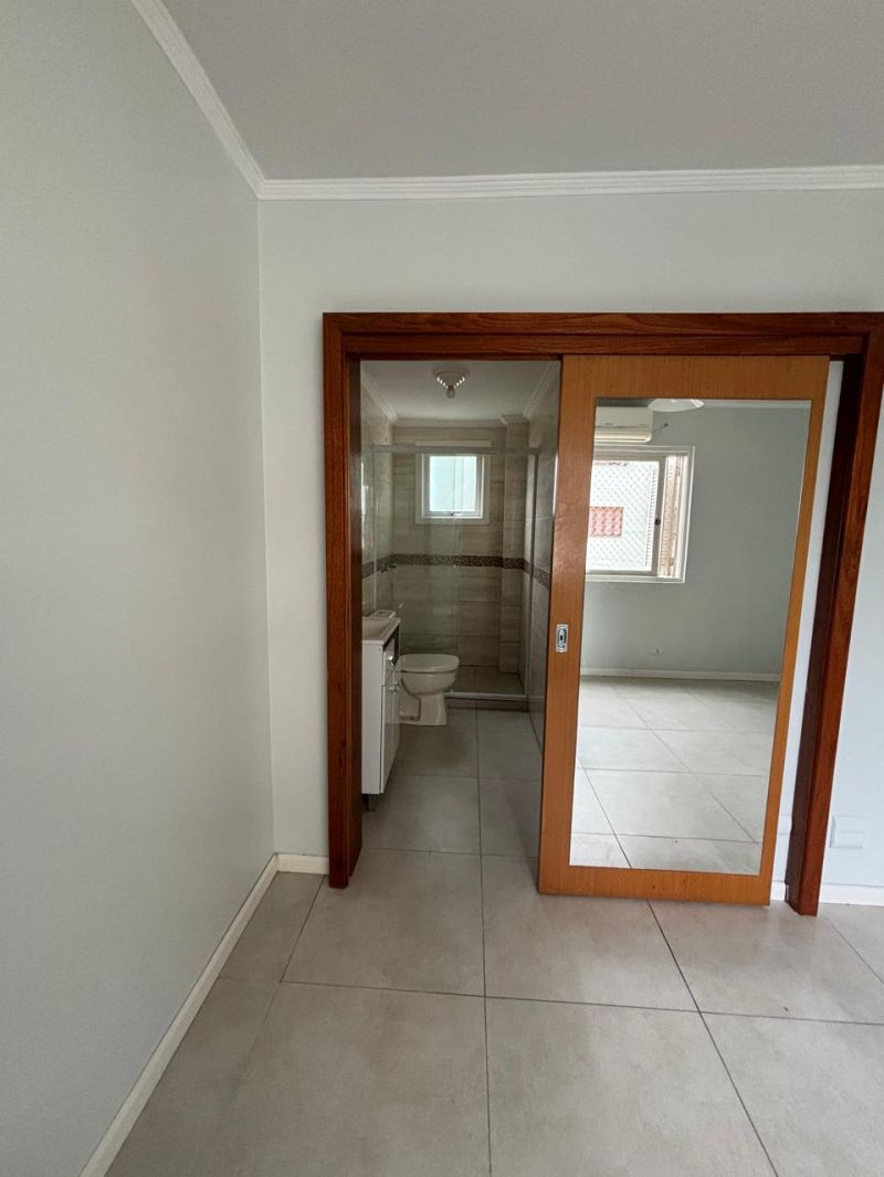 Apartamento com 2 quartos e 1 banheiro para alugar no bairro Centro, Taquara