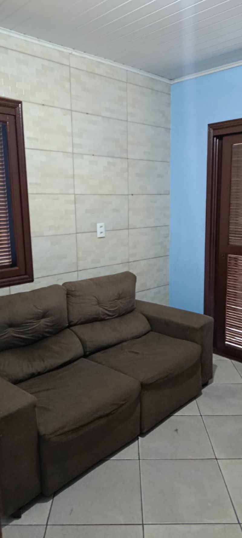 Casa com 2 quartos e 2 banheiros para alugar no bairro Emancipação, Parobe