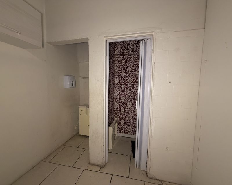 Prédio com 1 banheiro para alugar no bairro Centro, Taquara