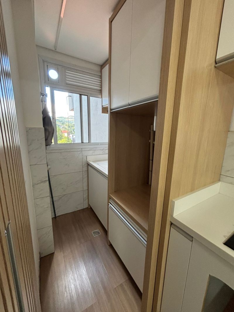Apartamento com 1 quarto e 3 banheiros para alugar no bairro Centro, Igrejinha