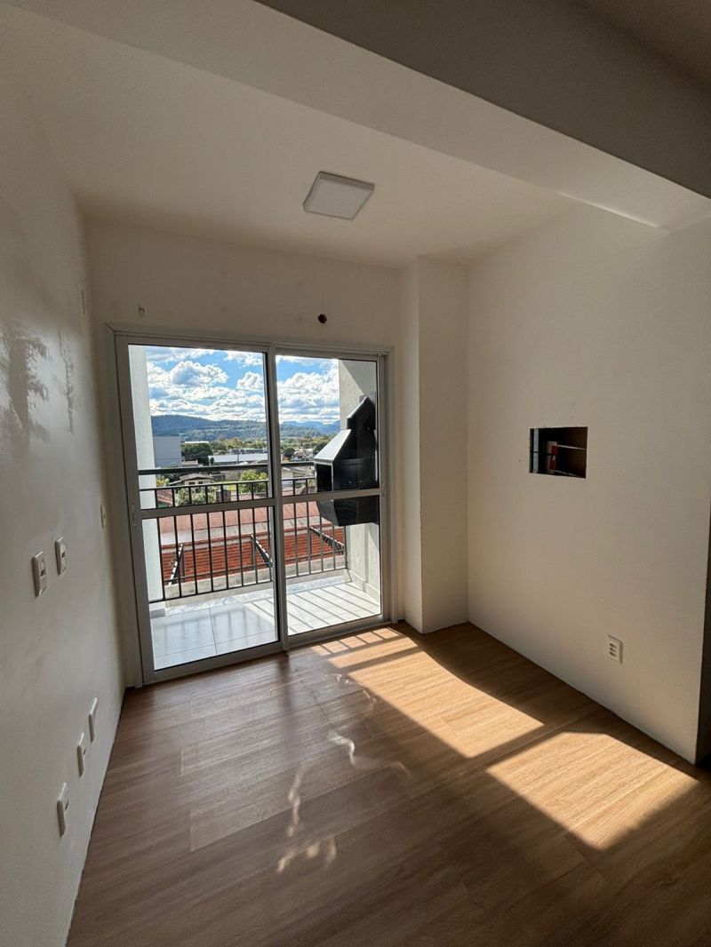Apartamento com 1 quarto e 3 banheiros para alugar no bairro Centro, Igrejinha