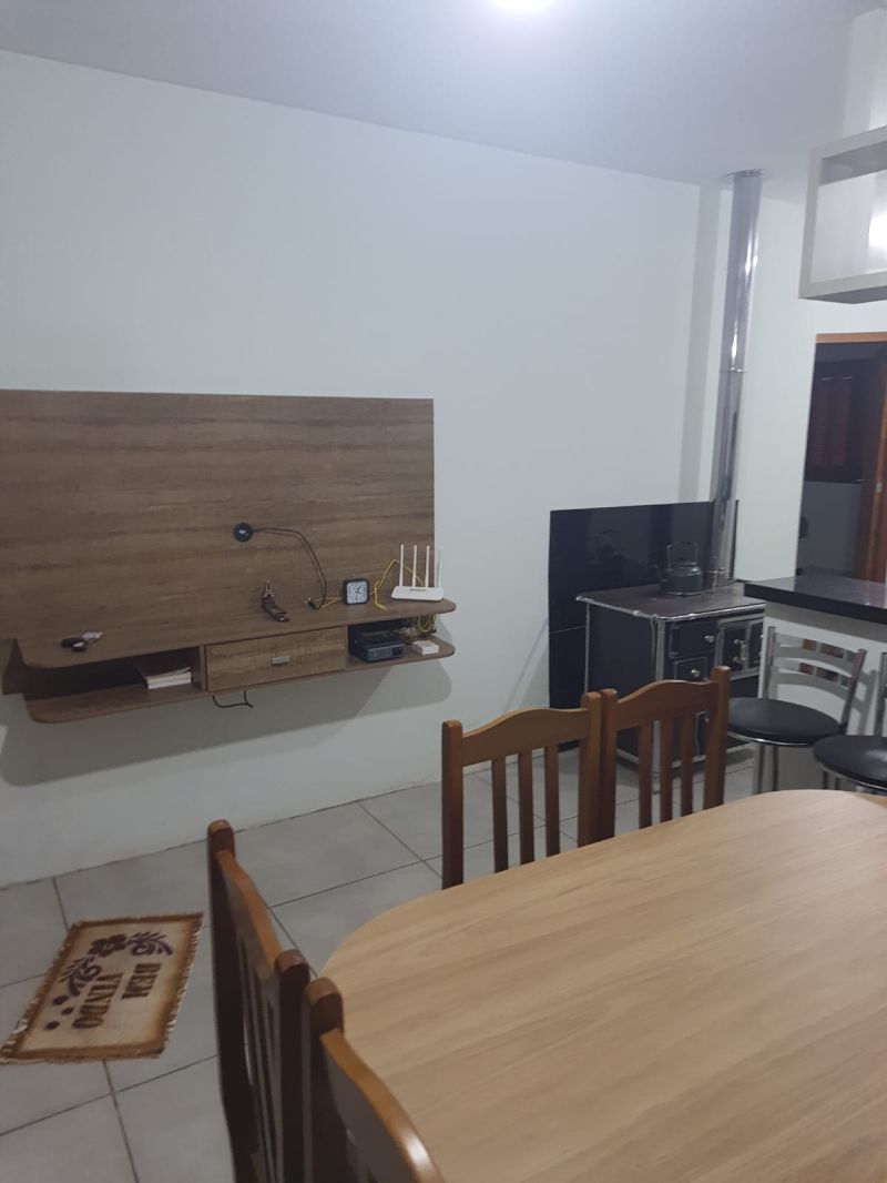 Casa com 3 quartos e 1 banheiro para alugar no bairro Garibaldi, Igrejinha