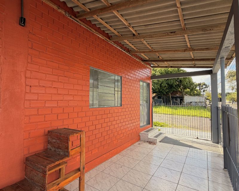 Prédio com 1 banheiro para alugar no bairro Santa Teresinha, Taquara