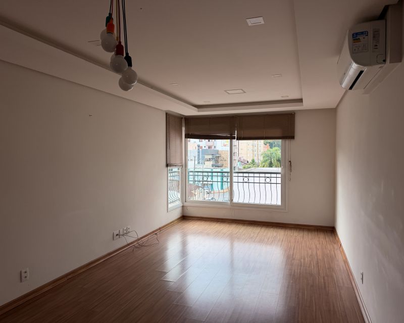 Apartamento com 2 quartos e 1 banheiro para alugar no bairro Centro, Taquara