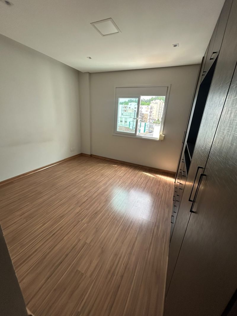 Apartamento com 2 quartos e 1 banheiro para alugar no bairro Centro, Taquara