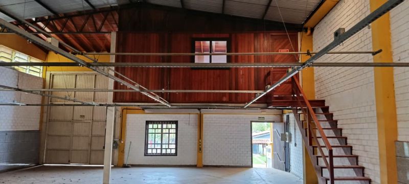Prédio para alugar no bairro Guarani, Parobe