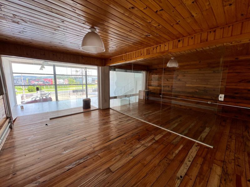 Prédio com 300m² para alugar no bairro Morro do Leoncio, Taquara