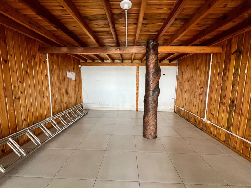 Prédio com 300m² para alugar no bairro Morro do Leoncio, Taquara