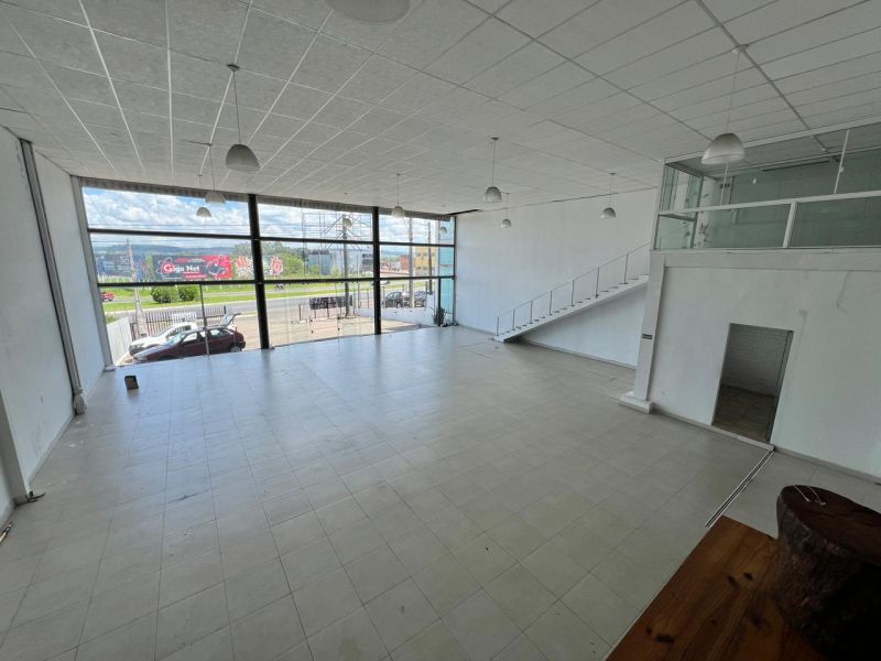 Prédio com 300m² para alugar no bairro Morro do Leoncio, Taquara