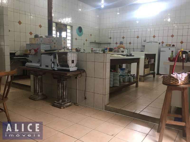 Casa comercial com 1 quarto e 3 banheiros para alugar no bairro Rodeio Bonito, Tres Coroas