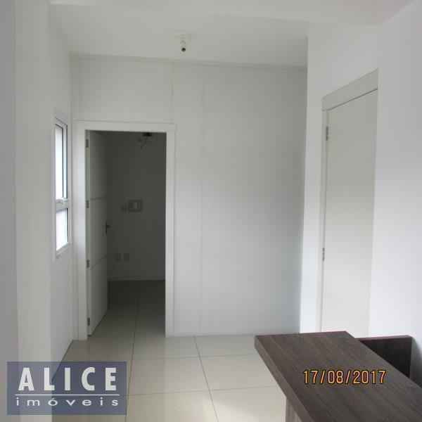 Sala com 2 banheiros para alugar no bairro Sagrada Familia, Taquara