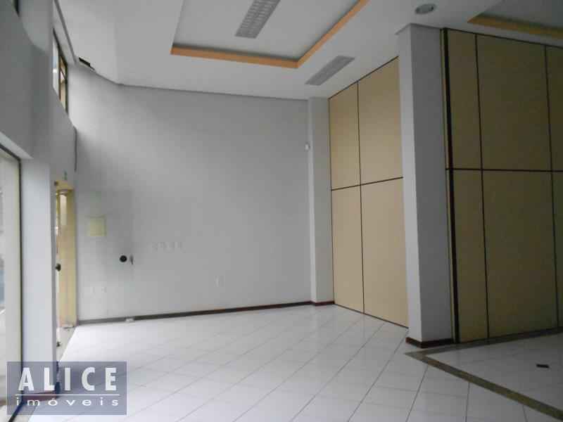 Sala com 175m² para alugar no bairro Centro, Parobe