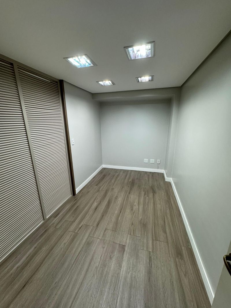 Sala com 2 banheiros e 50m² à venda no bairro Centro, Taquara