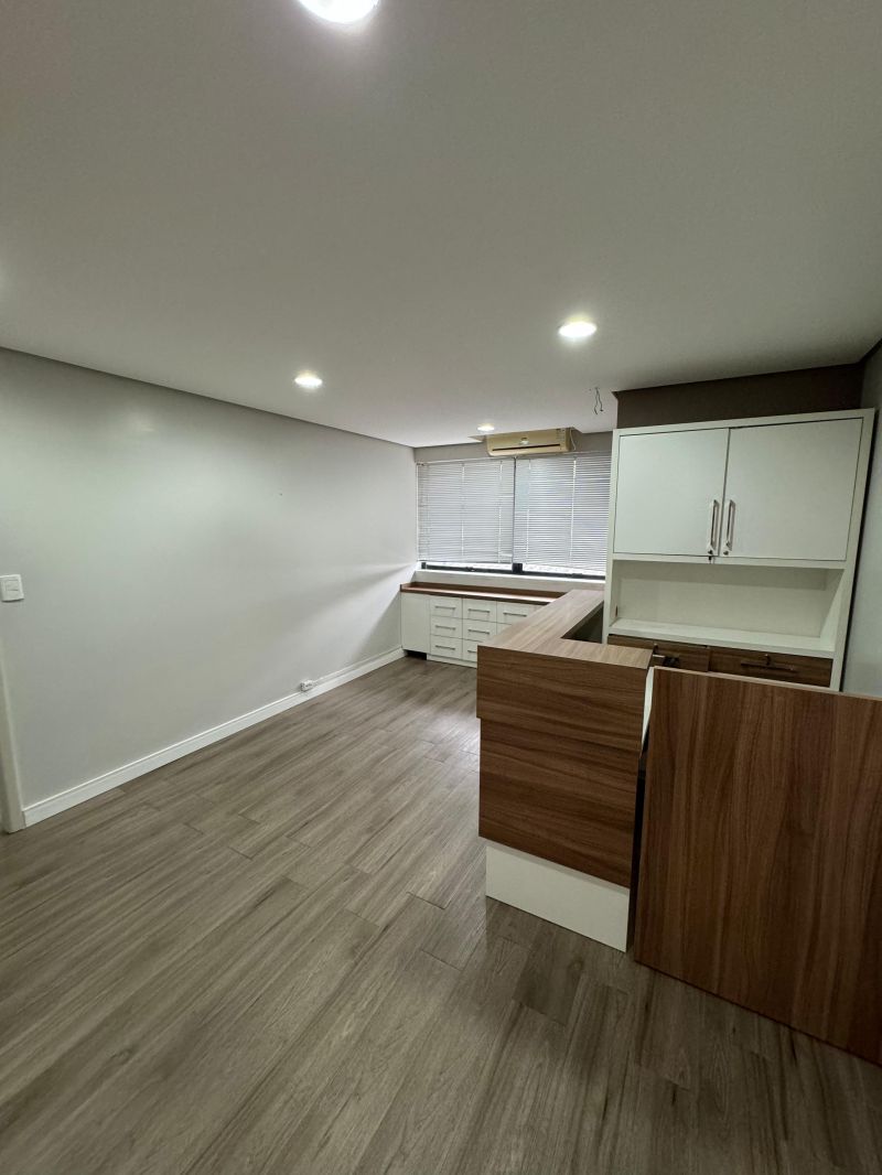 Sala com 2 banheiros e 50m² à venda no bairro Centro, Taquara