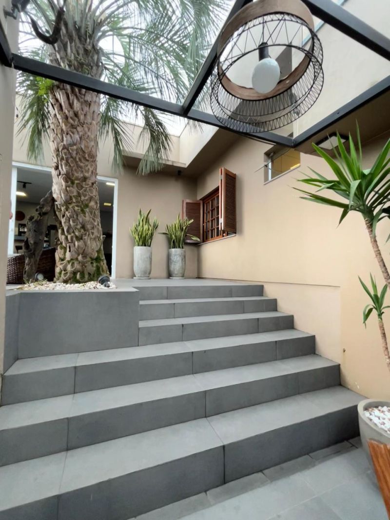 CASA  - TRISTÃO MONTEIRO