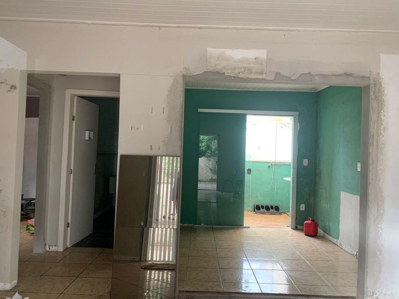 Casa Ampla com 4 Quartos à Venda