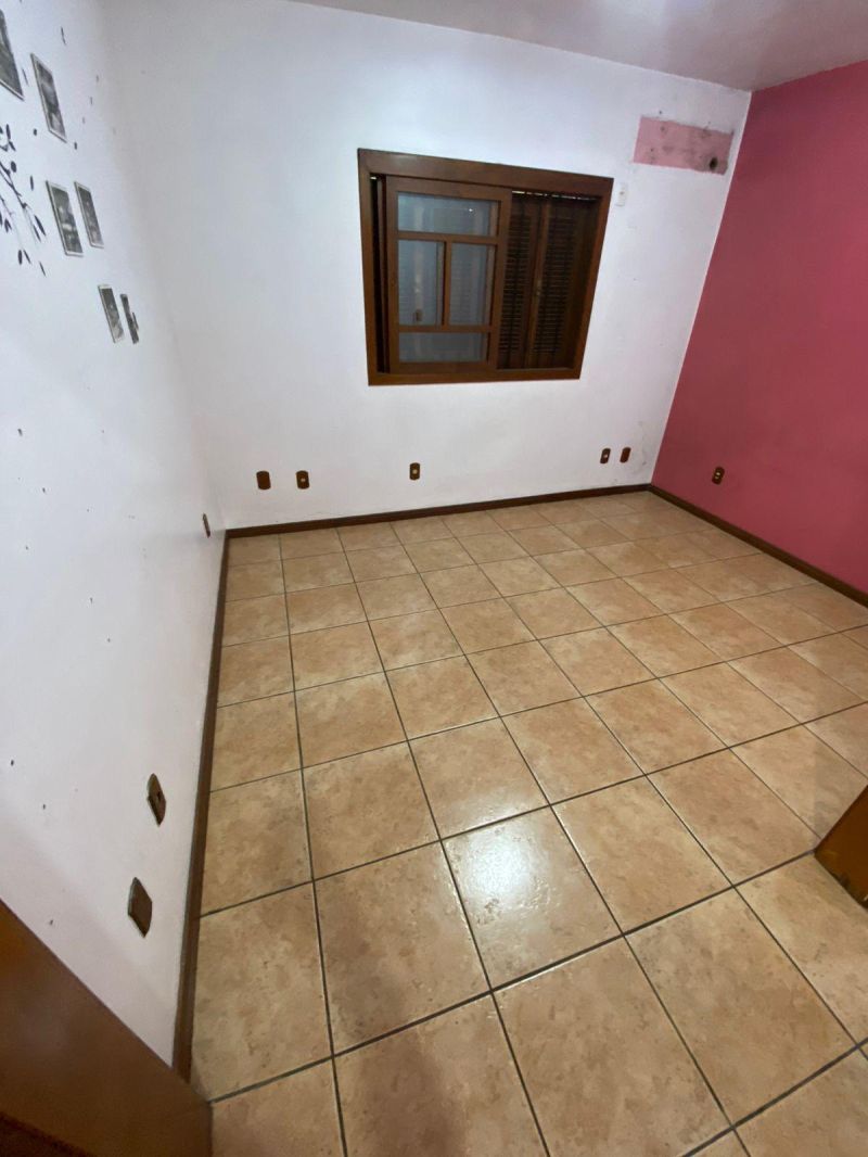 Casa Ampla com 4 Quartos à Venda