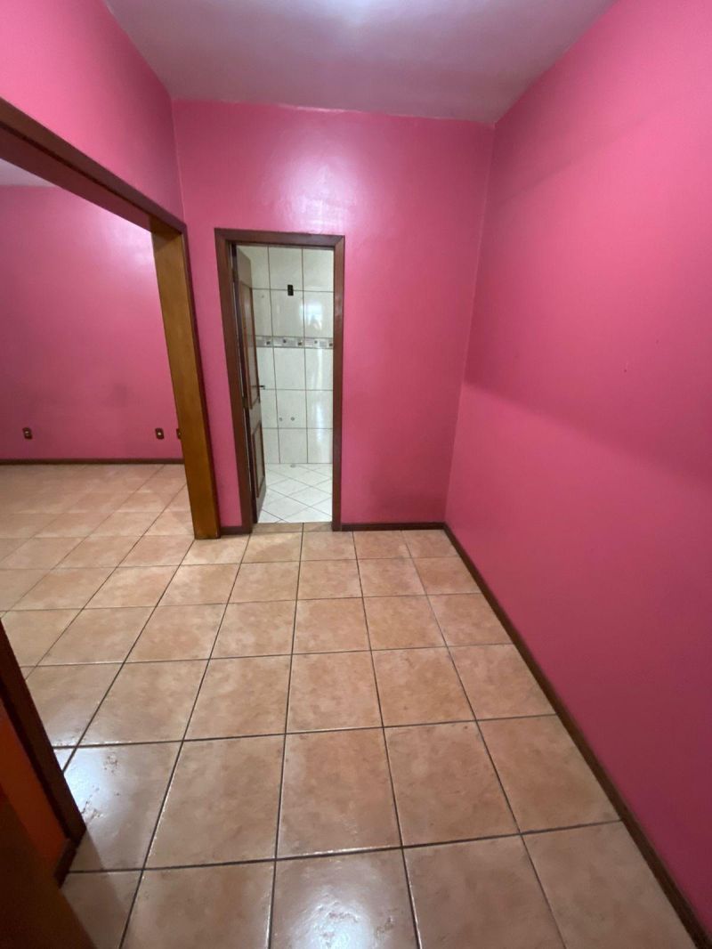 Casa Ampla com 4 Quartos à Venda