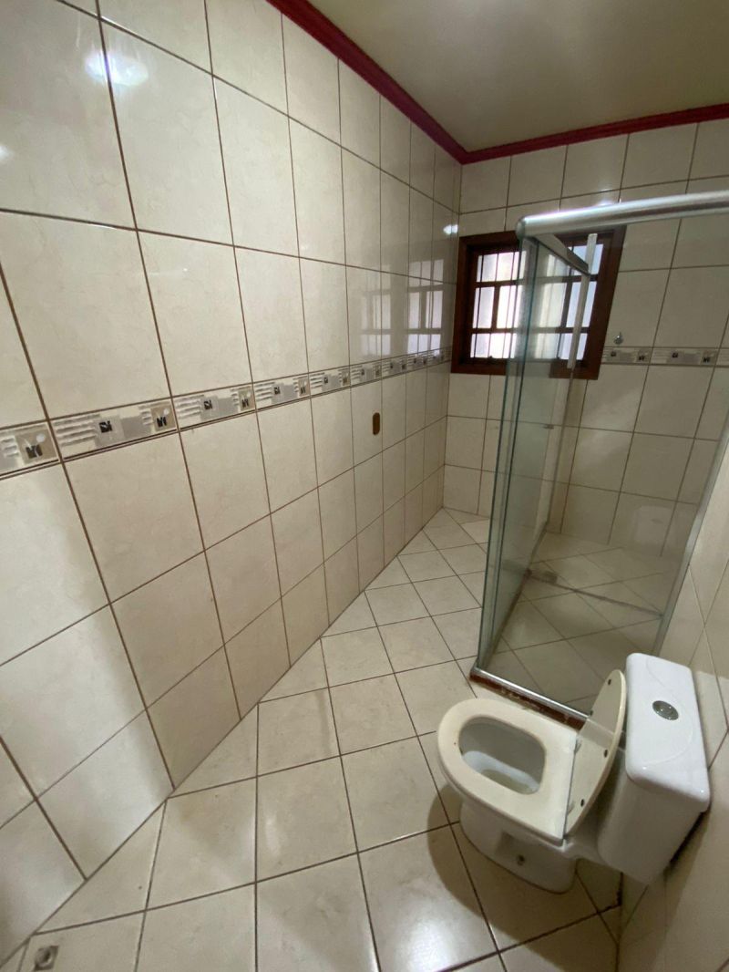 Casa Ampla com 4 Quartos à Venda