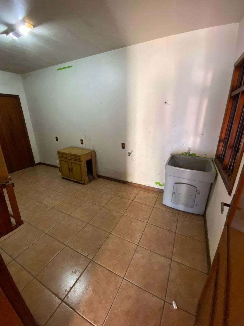 Casa Ampla com 4 Quartos à Venda