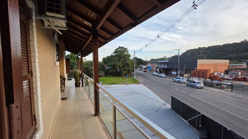 Prédio com 3 quartos, 3 banheiros e 381m² à venda no bairro Figueira, Igrejinha