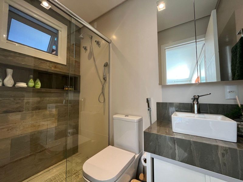 Casa com 2 quartos, 4 banheiros e 297m² à venda no bairro Bom Pastor, Igrejinha