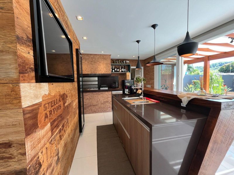 Casa com 2 quartos, 4 banheiros e 297m² à venda no bairro Bom Pastor, Igrejinha