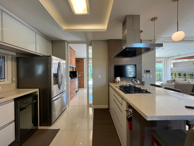 Casa com 2 quartos, 4 banheiros e 297m² à venda no bairro Bom Pastor, Igrejinha