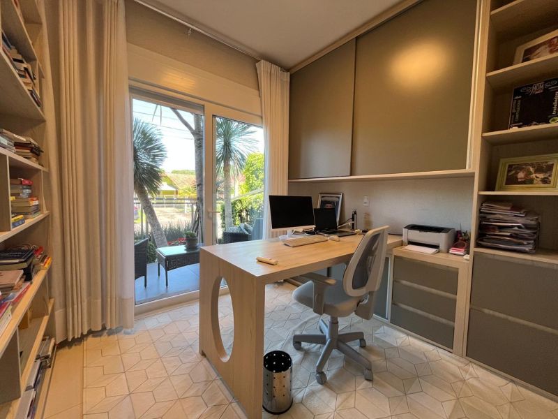 Casa com 2 quartos, 4 banheiros e 297m² à venda no bairro Bom Pastor, Igrejinha