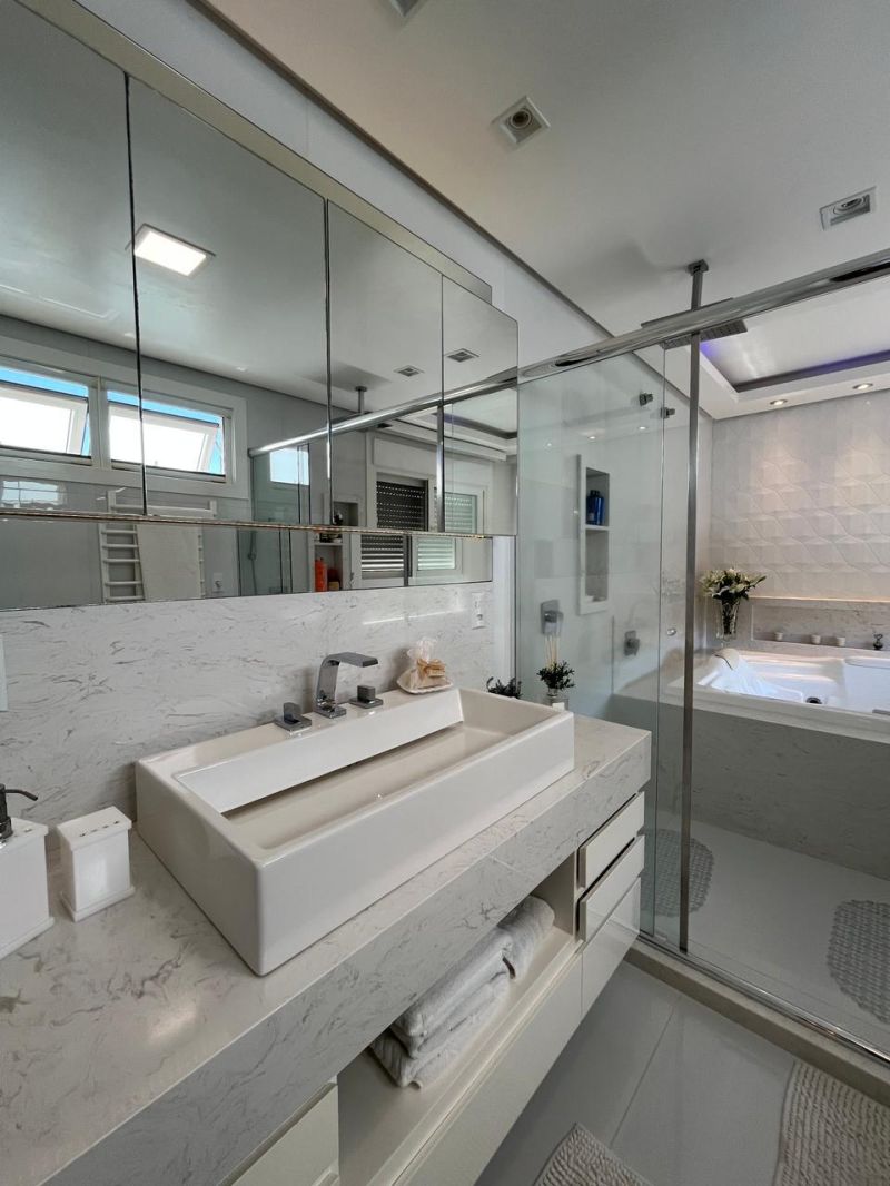Casa com 2 quartos, 4 banheiros e 297m² à venda no bairro Bom Pastor, Igrejinha