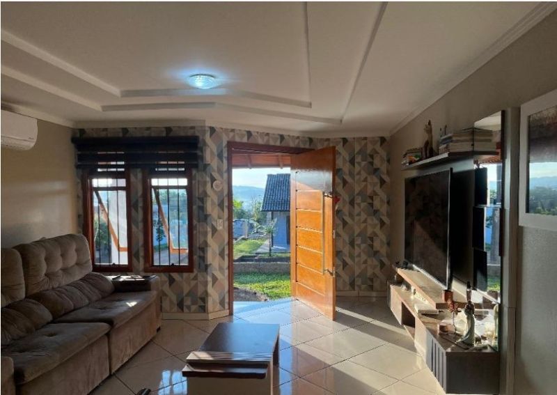 CASA COM SUÍTE NO BAIRRO PLANALTO