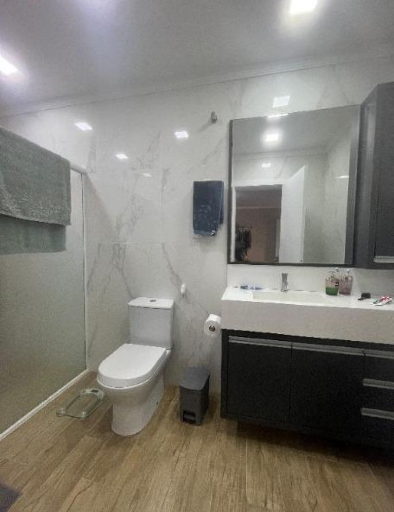 CASA COM SUÍTE NO BAIRRO PLANALTO