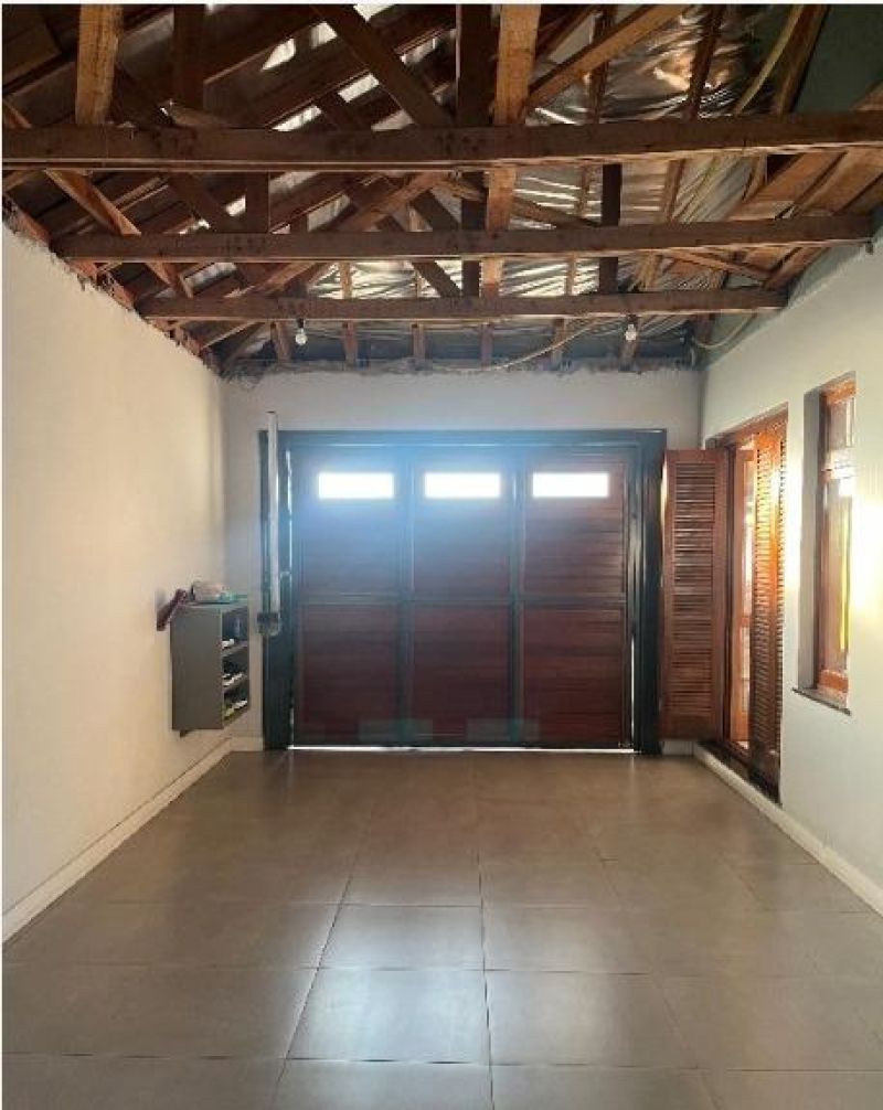 CASA COM SUÍTE NO BAIRRO PLANALTO