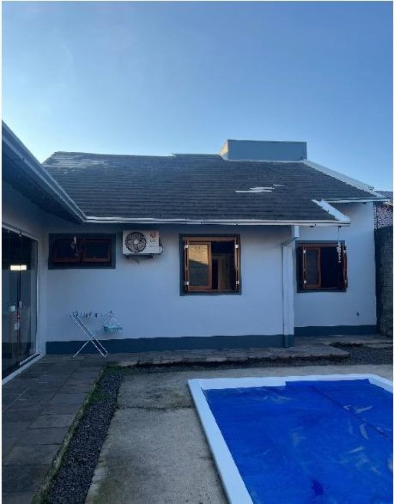 CASA COM SUÍTE NO BAIRRO PLANALTO