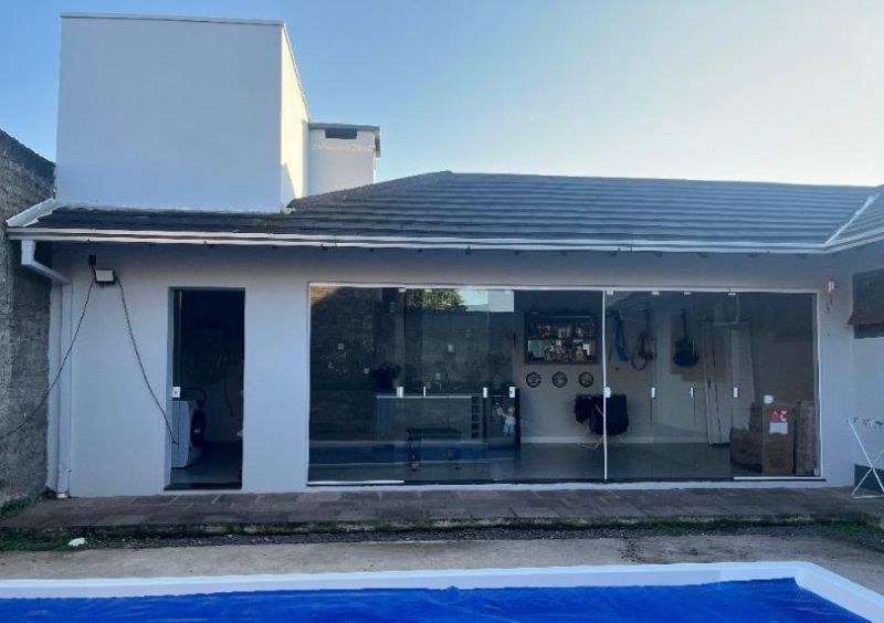 CASA COM SUÍTE NO BAIRRO PLANALTO