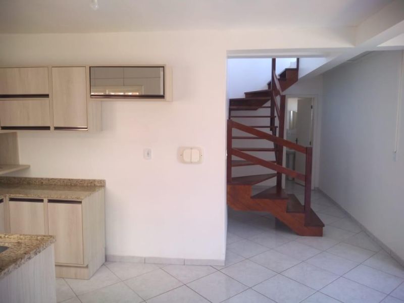 Apartamento sobrado com 2 dormitórios