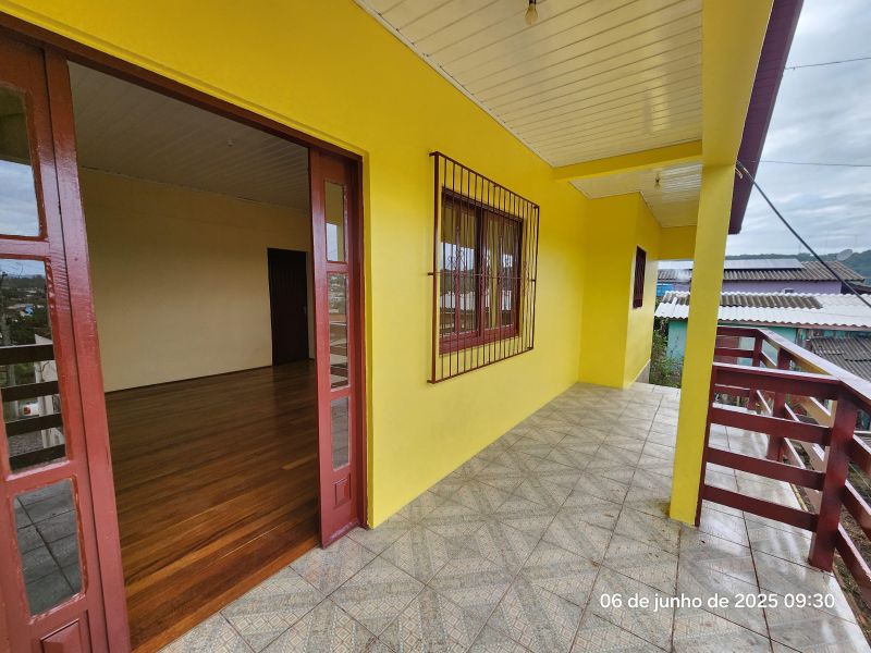 Casa com 3 quartos e 1 banheiro à venda no bairro Guarani, Parobe