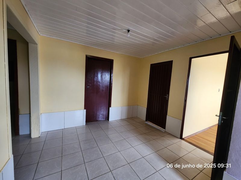 Casa com 3 quartos e 1 banheiro à venda no bairro Guarani, Parobe