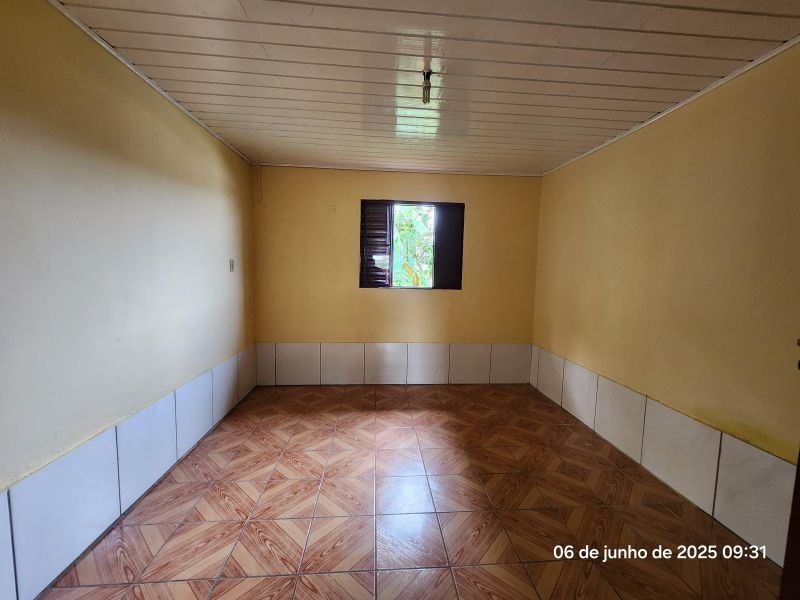 Casa com 3 quartos e 1 banheiro à venda no bairro Guarani, Parobe