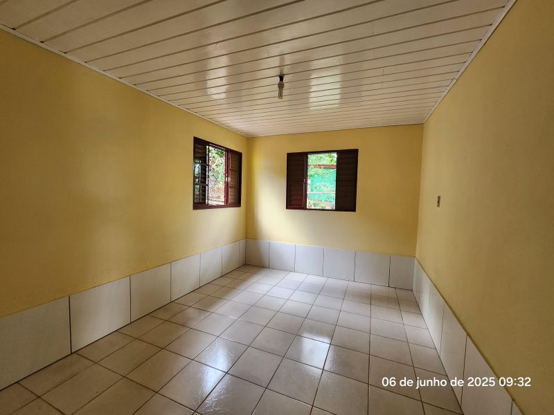 Casa com 3 quartos e 1 banheiro à venda no bairro Guarani, Parobe