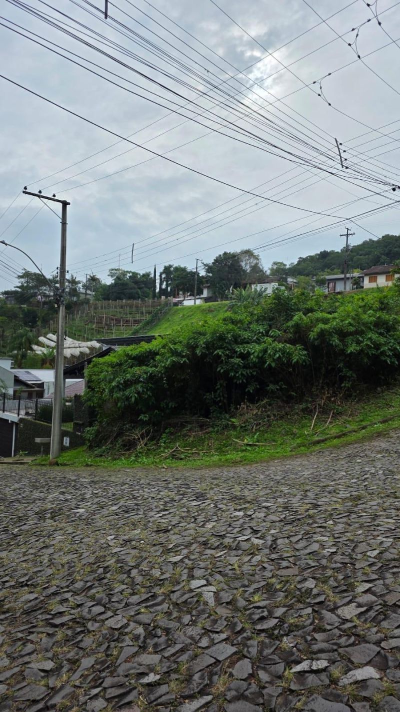 Terreno à venda no bairro Viaduto, Igrejinha