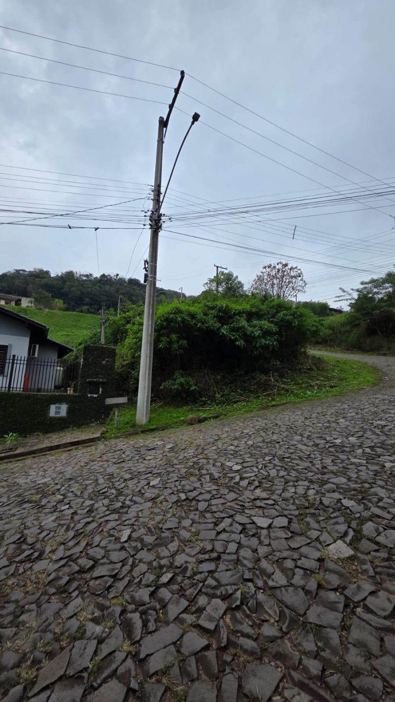 Terreno à venda no bairro Viaduto, Igrejinha